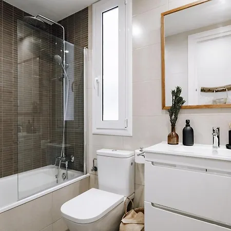 Seron - 3 Bedrooms And Office In Eixample Esquerra * バルセロナ